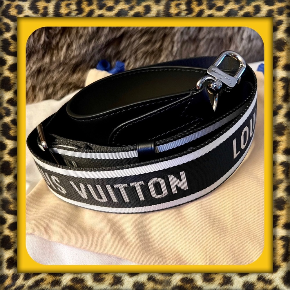 👑✅PRICE FIRM✅NO OFFERS👑AUTHENTIC Louis Vuitton Sporty Bandouliere Strap.